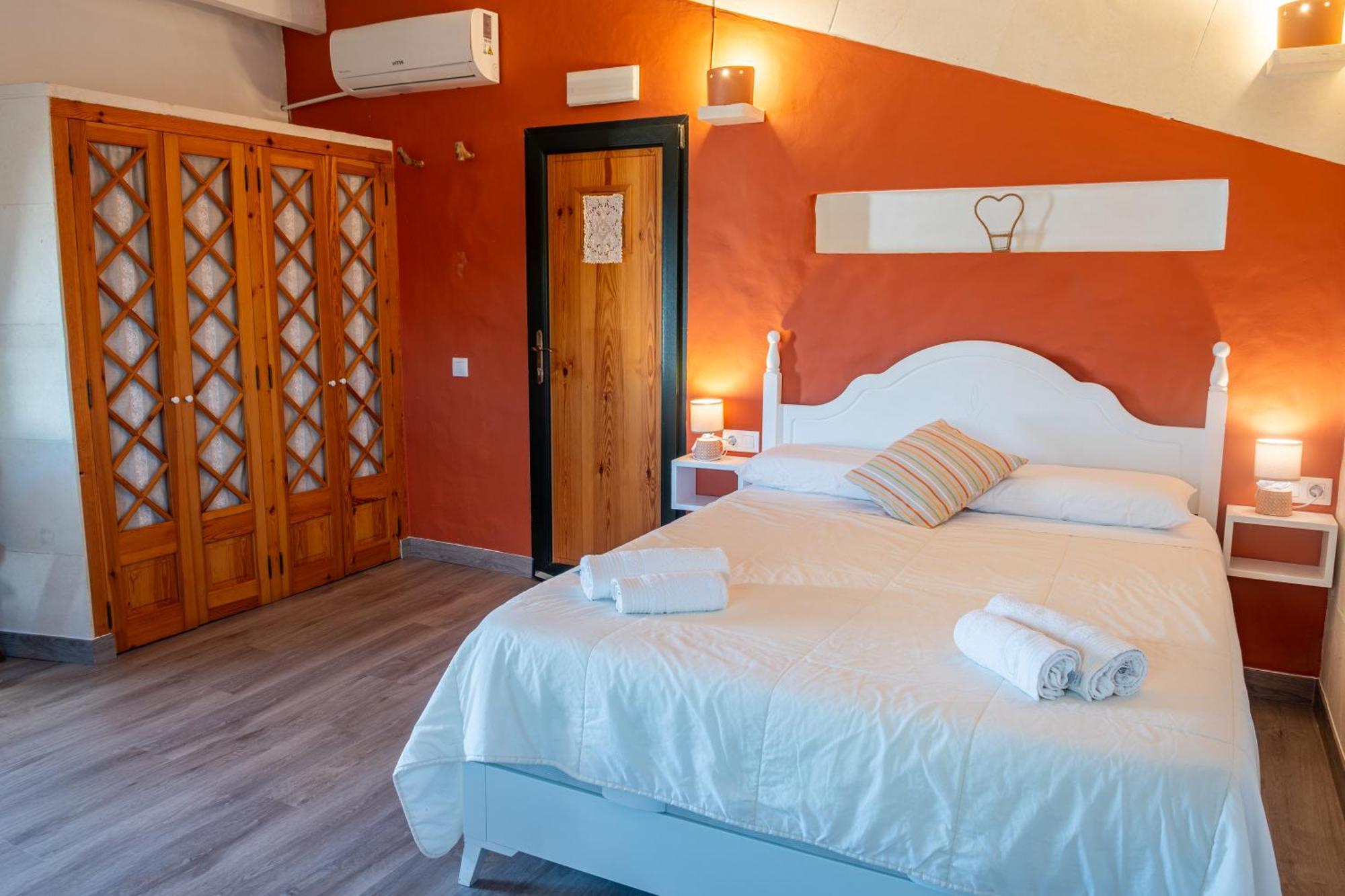 Biniati Des Pi Country house *